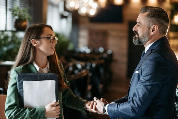 Stratégies Innovantes pour Élever la Satisfaction Client dans les Services de Maintenance Informatique